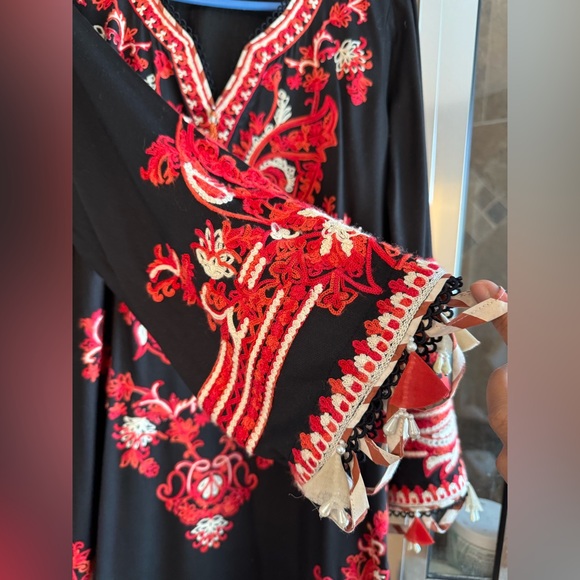 Sana Safinaz beautiful embroidery dress - Picture 3 of 7